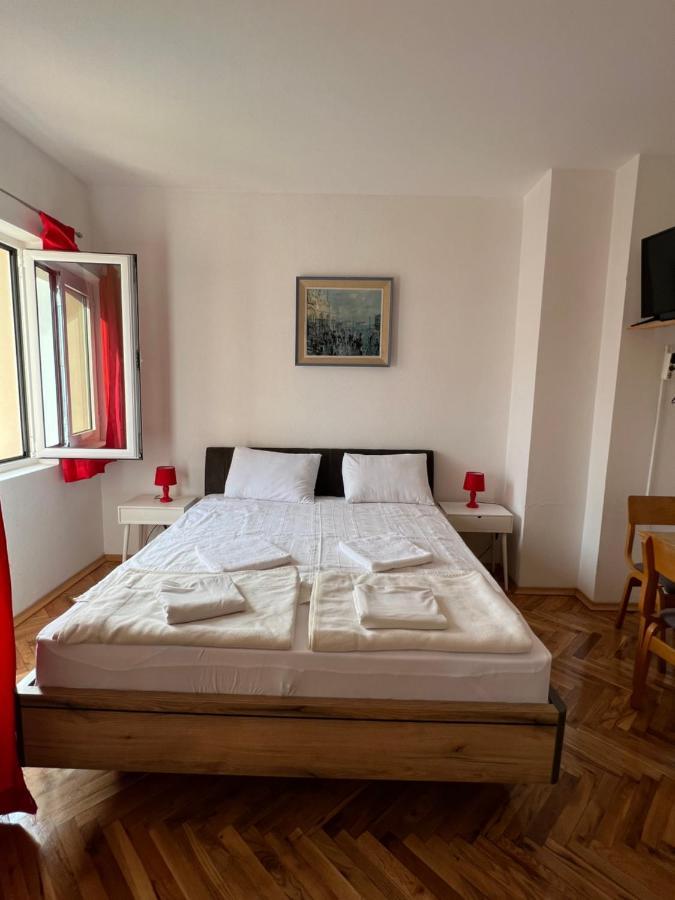 Ksenia Guesthouse Apartments And Studios Budva Ngoại thất bức ảnh