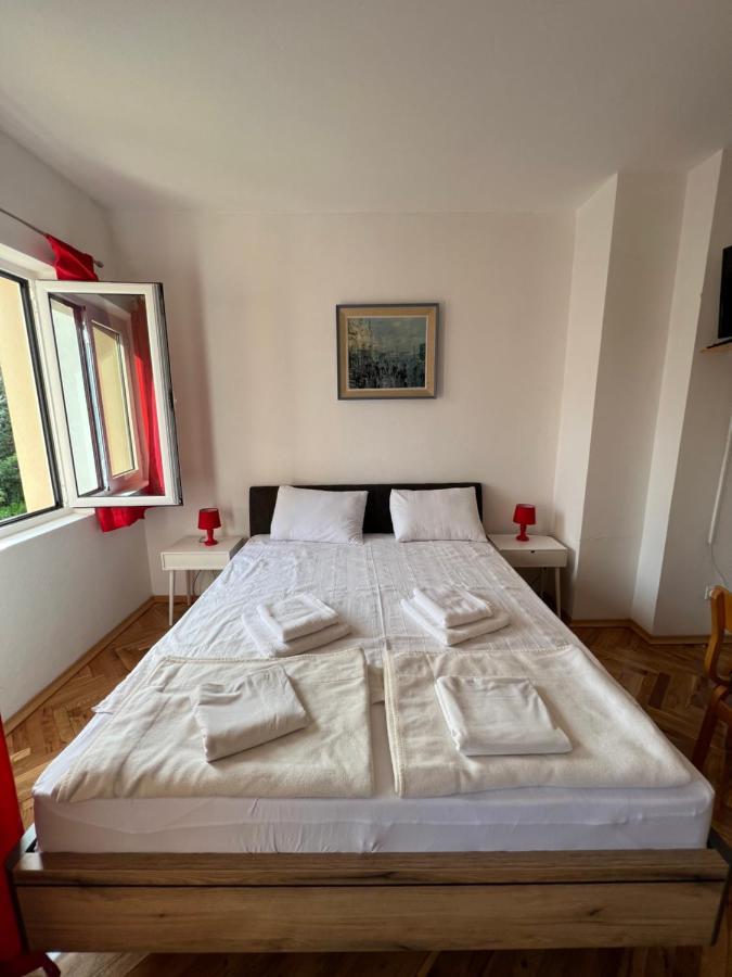 Ksenia Guesthouse Apartments And Studios Budva Ngoại thất bức ảnh