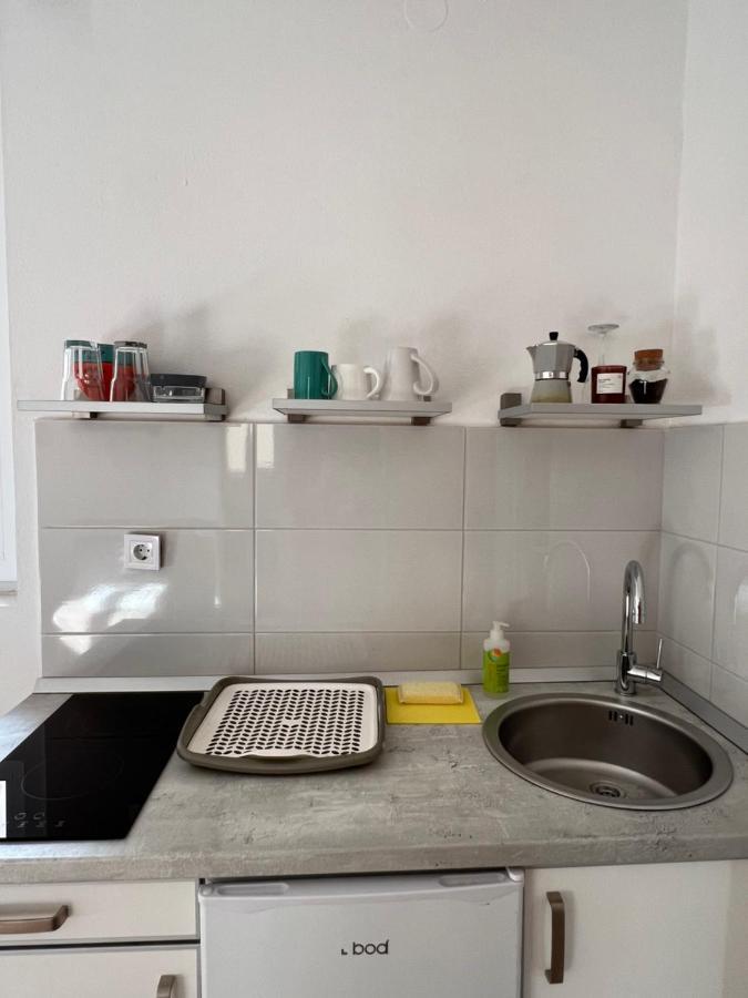 Ksenia Guesthouse Apartments And Studios Budva Ngoại thất bức ảnh
