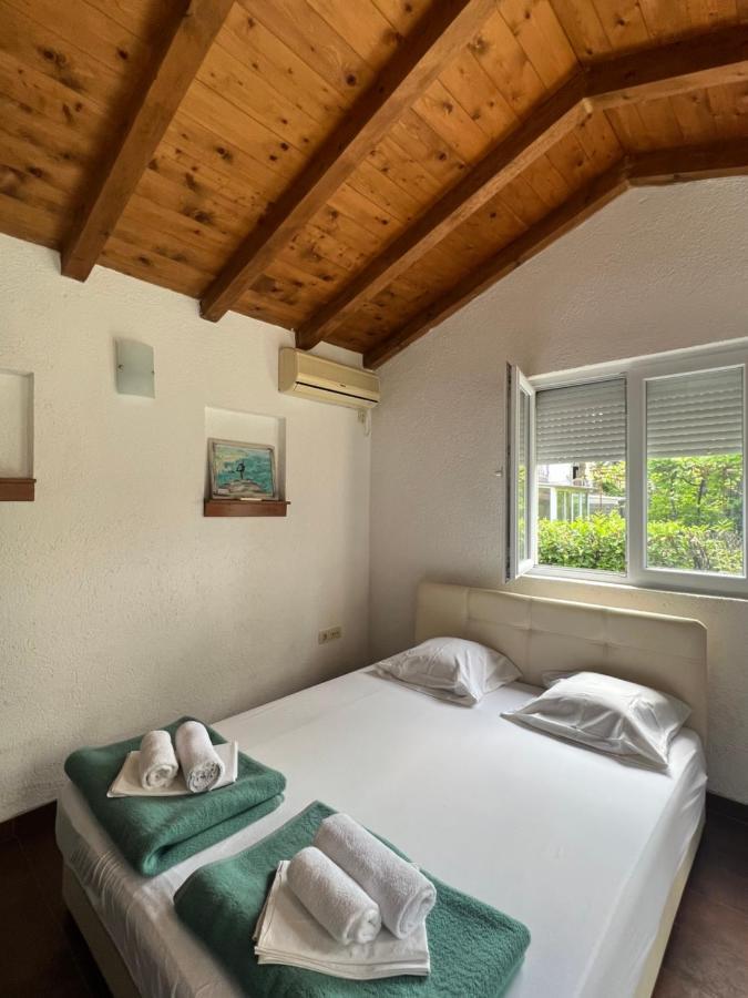 Ksenia Guesthouse Apartments And Studios Budva Ngoại thất bức ảnh