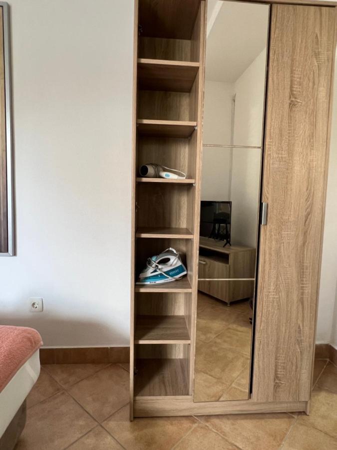 Ksenia Guesthouse Apartments And Studios Budva Ngoại thất bức ảnh